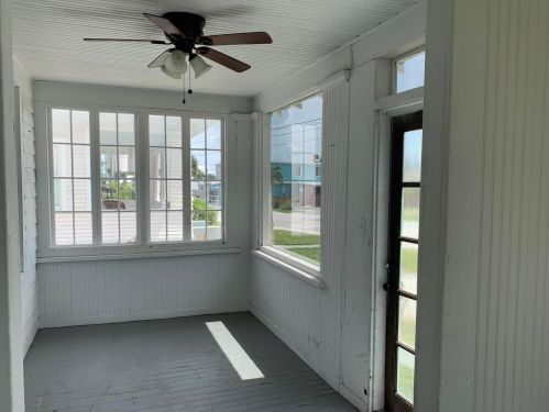 651 2nd St, Fort Pierce, FL 34950-9110