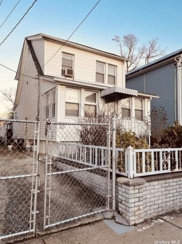 109-37 121st St, Jamaica, NY 11420-3208