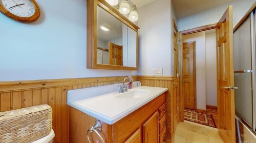 27 Wildwood Dr, New Hamburg NY  12590-2037 exterior