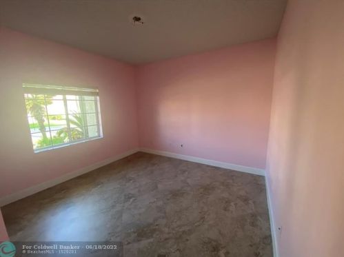 327 188th Ter, Hollywood FL  33029-5441 exterior