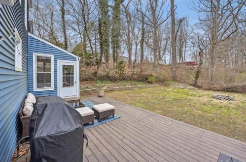 141 Cedarhurst Ln, Milford CT  06461-2721 exterior