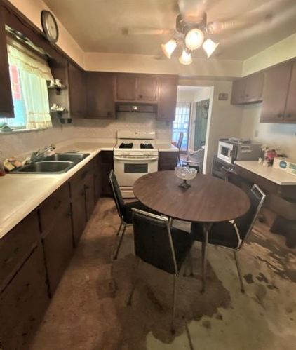5953 Saltsburg Rd, Verona PA  15147-3313 exterior