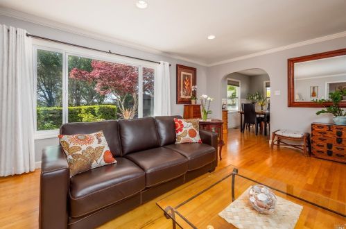 1029 Crest Dr, Santa Rosa CA  95404-2216 exterior