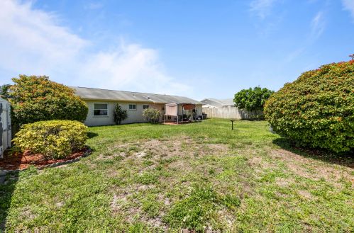3549 Taconic Dr, West Palm Beach FL  33406-4916 exterior