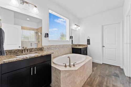 1669 Feather Grass Loop, Lutz FL  33558-2802 exterior