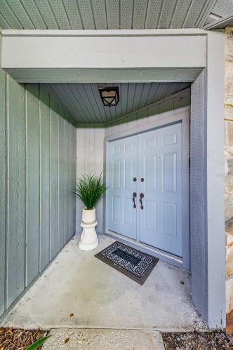 1028 Peninsula Ave, Tarpon Springs, FL 34689-2126