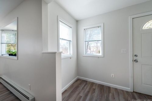 52 Summer St, Waterford CT  06385-2333 exterior