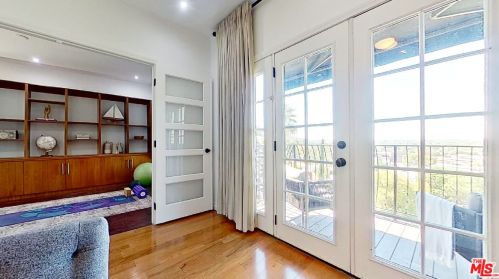 11264 Sunshine Ter, North Hollywood CA  91604-3124 exterior