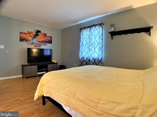 381 Lake St, Ephrata PA  17522-2456 exterior