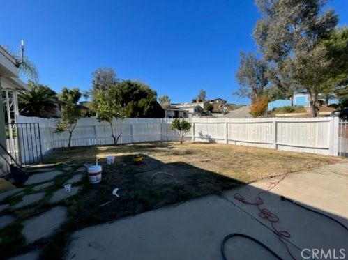 17130 Palomas Dr, Perris CA  92570-8406 exterior