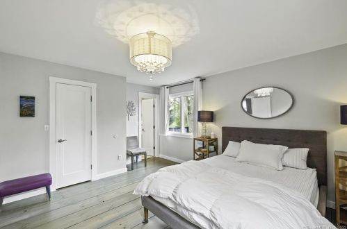 8 Abbott Ave, Ridgefield CT  06877-4407 exterior