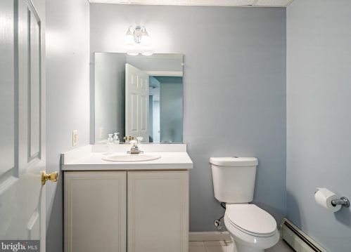 1048 Ryans Run, Boothwyn PA  19060-4411 exterior