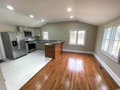 8577 Louisa Rd, Gordonsville, VA 22942-6414