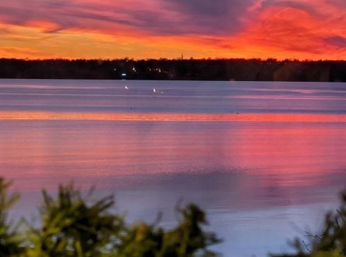1926 Main Rd, Tiverton, RI 02878-4637