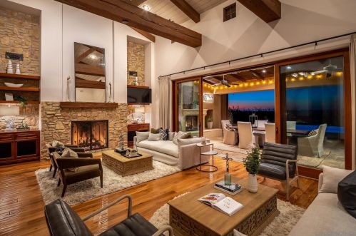 8411 Run Of The Knolls Ct, San Diego CA  92127 exterior