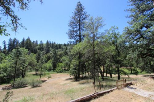 15131 Honey Hollow Rd, Grass Valley, CA 95945-9605