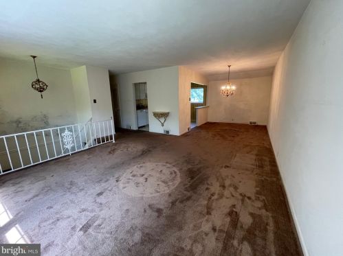 222 Meadow Dr, Yardley, PA 19067-1312