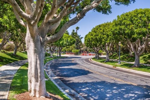 17 Malaga Pl, Manhattan Beach CA  90266-0072 exterior