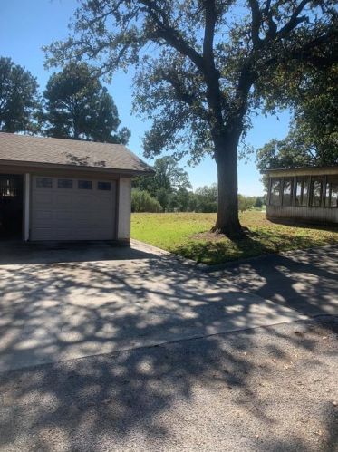 404 Kiowa Dr, Whitesboro, TX 76240-9564