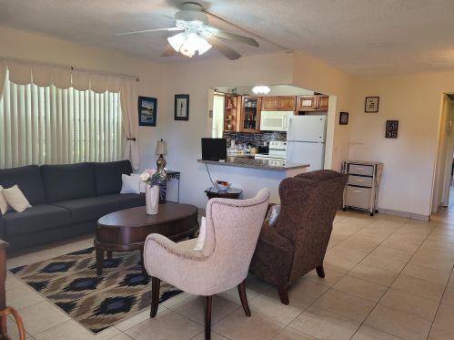 32 Berkshire B, West Palm Beach, FL 33417-2147