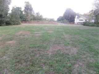 241 Strawridge Rd, Wallkill, NY 12589-3904