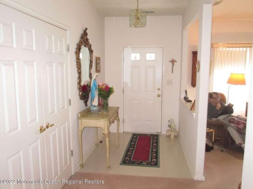 22 Devin Ln, Bricktown, NJ 08723-7959