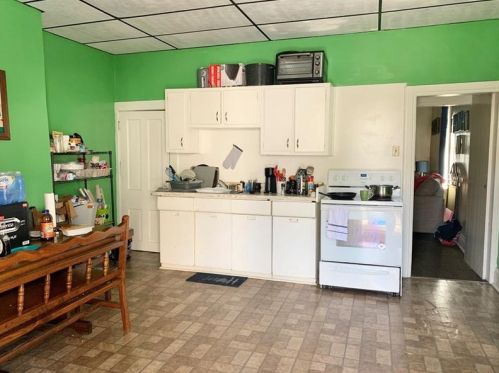 2109 7th Ave, Beaver Falls, PA 15010-3905
