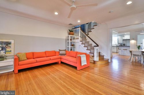 425 Gln Echo Rd, Philadelphia PA 19119-2915 exterior