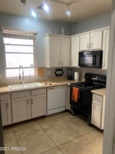 10020 Kingman St, Tolleson, AZ 85353-8323