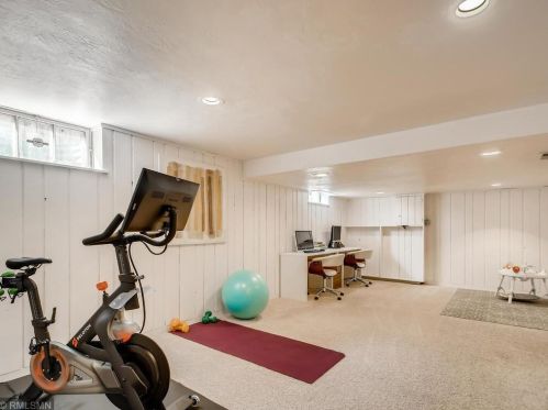 1140 Washburn Ave, Minneapolis MN 55411-3561 exterior