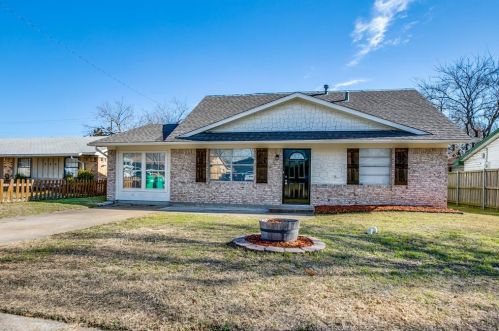 722 Cindy Dr, Cedar Hill TX 75104-1721 exterior