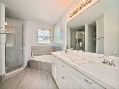 348 107th Ave, Hollywood FL  33026-4068 exterior