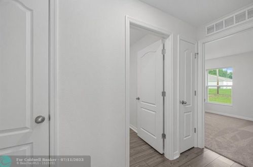 2097 Burlington St, Fort Pierce FL 34984-4351 exterior