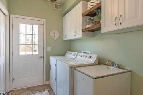 74 Forge Hill Rd, Glen Gardner NJ  08826-3122 exterior