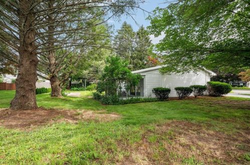 1930 Mendon Rd, Cumberland RI  02864-4390 exterior