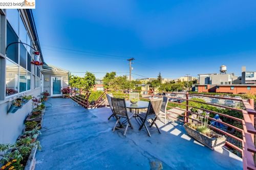5514 Doyle St, Oakland, CA 94608-2502