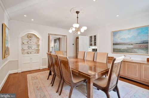 4310 42, Washington DC 20016-4613 exterior