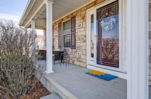 101 Hummock Dr, Pataskala, OH 43062-7909