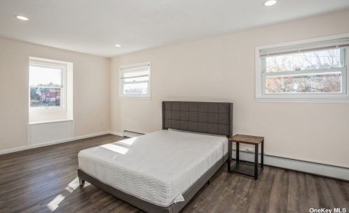 288 Greenbelt Pkwy, Holtsville NY  11742-2231 exterior