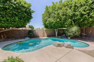 6862 Blackhawk Dr, Glendale AZ  85308-9491 exterior