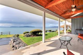 57 Hewitt Dr, Mcneil Island, WA 98388-1511