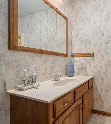 2375 Chickasaw Dr, London OH  43140-9014 exterior