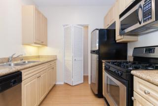 2419 Watermarke Pl, Irvine, CA 92612-7690
