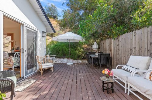 1720 Calle Poniente, Santa Barbara CA  93101-4916 exterior
