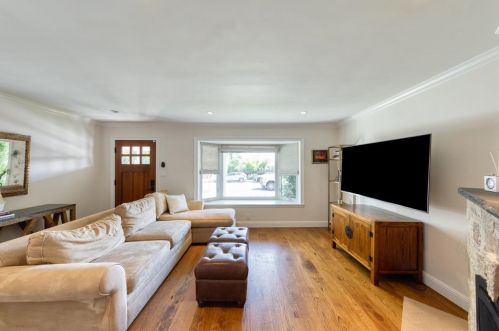 1340 St Francis St, Redwood City, CA 94061-2221