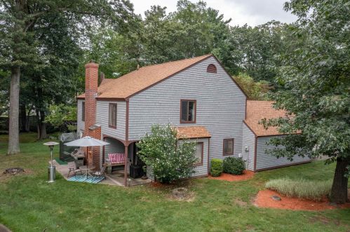 3 Pitford Way, Nashua NH  03063-1503 exterior