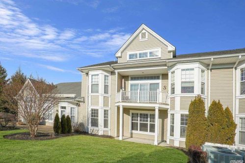 35 Concerto Dr, Lake Grove, NY 11755-1312