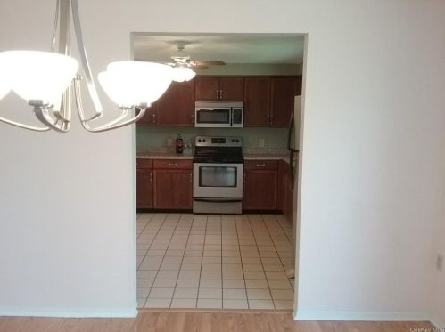 15 Maplewood Dr, Middletown NY  10940-6689 exterior