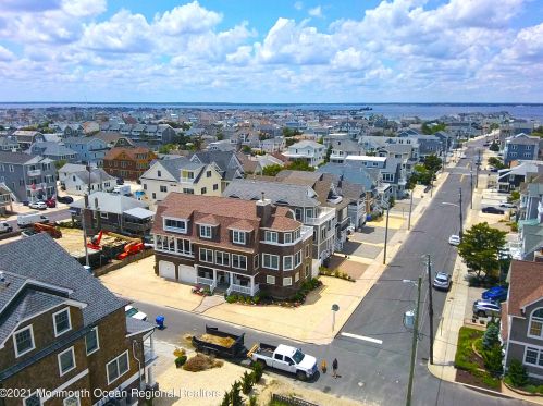 3675 Ocean Ter, Lavallette, NJ 08735-3445