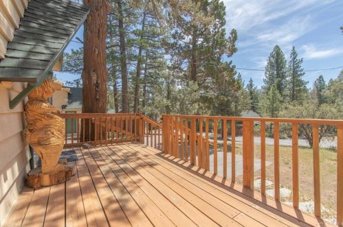 355 Cinderella Dr, Big Bear City CA  92314-9798 exterior